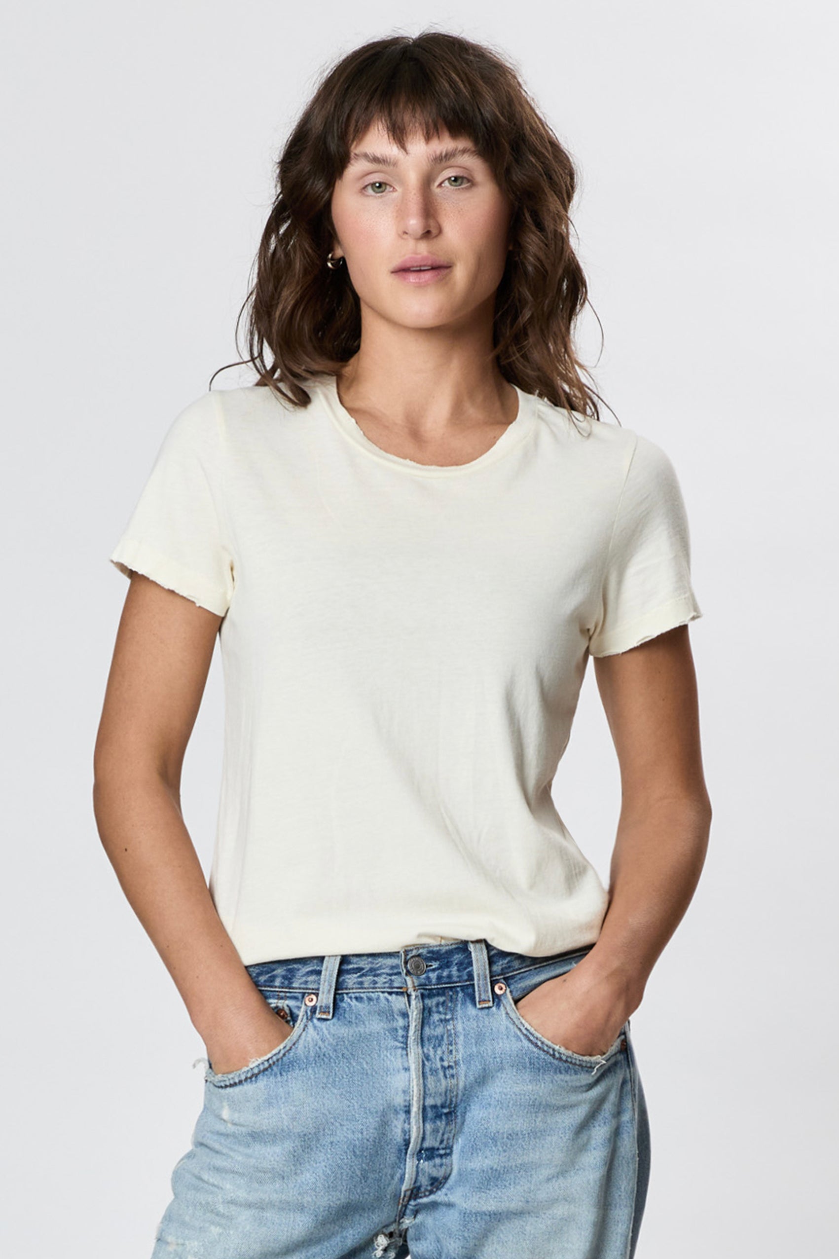le-distress-tee-cream-front-zoomv2_bd229e64-fa60-41ee-a1aa-f706fa055ce6.jpg