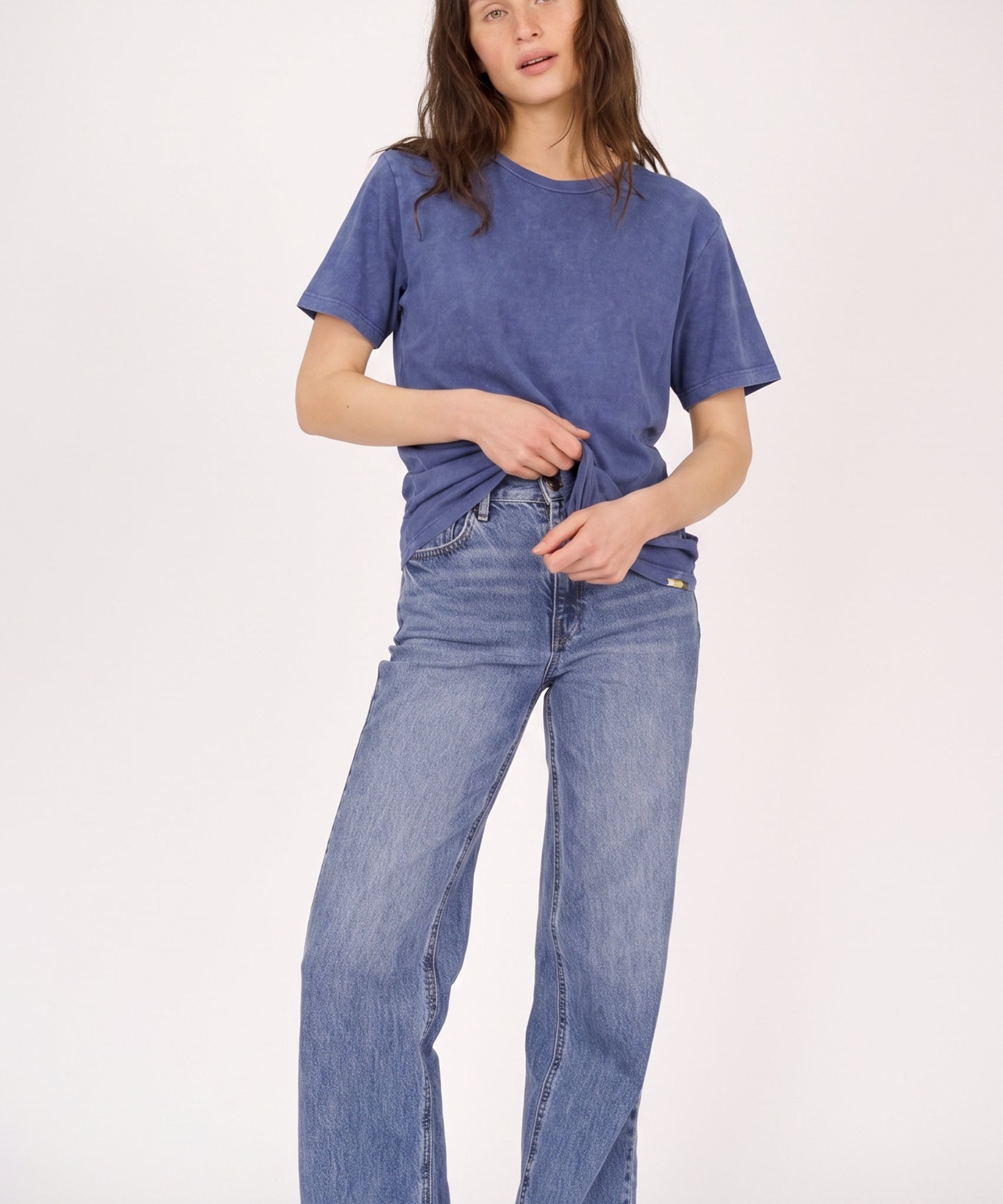 WEB-Portrait-Hemp-Mod-Tee-Washed-Indigo-RAG2510_1.jpg