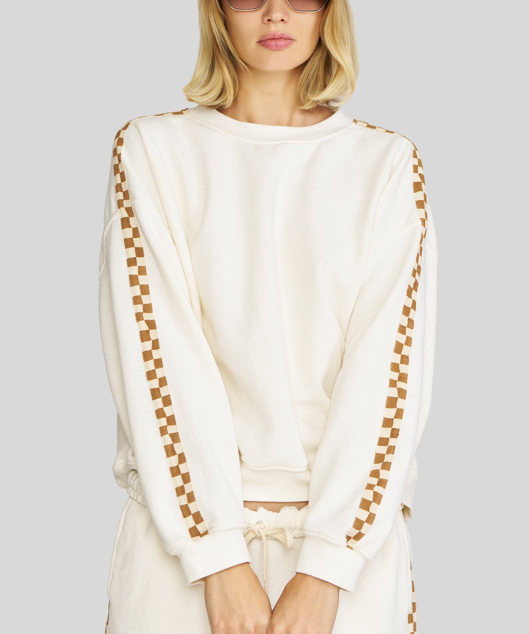 WEB-Portrait-Shelby-Sweatshirt-Cream-RAG3122-CB_1_bd2fee66-7f88-4034-8730-154929de9147.jpg