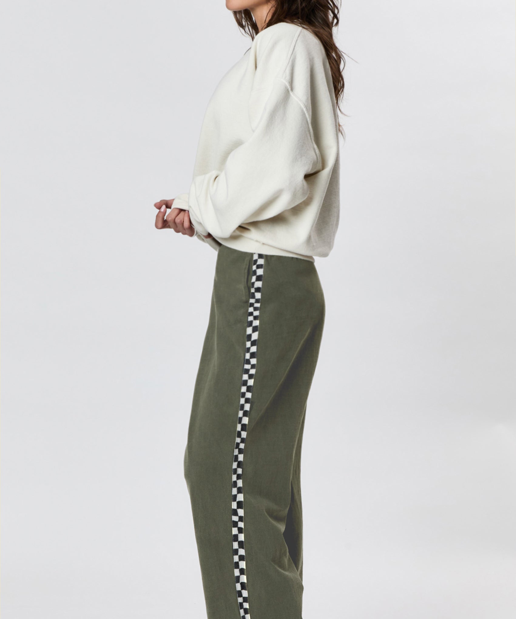 WEB-Portrait-Slater-Wide-Leg-Pant-Olive-1-1.jpg