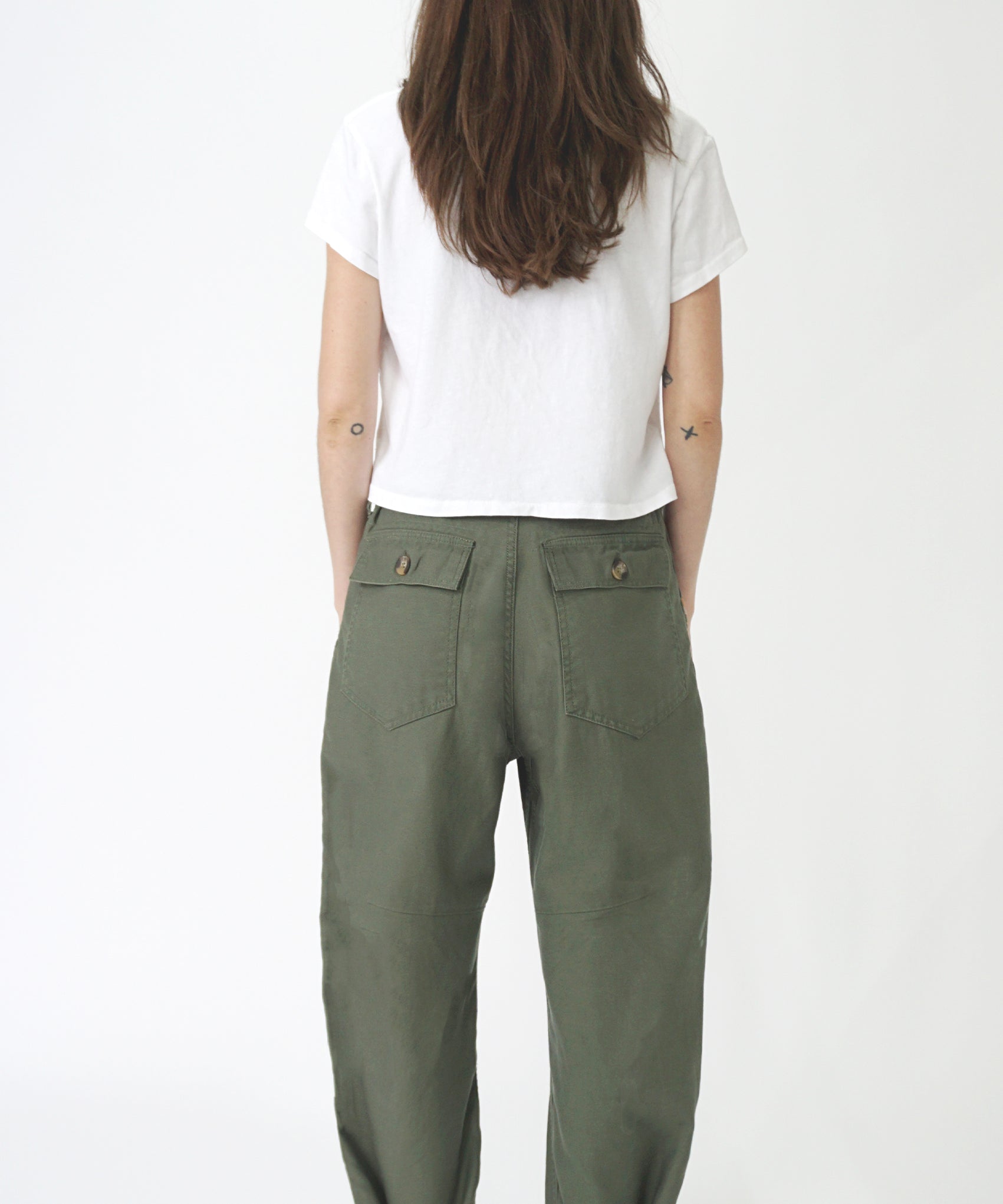 WEB-Portrait-Studio-Baker-Pant-Olive-RAG2966_2.jpg