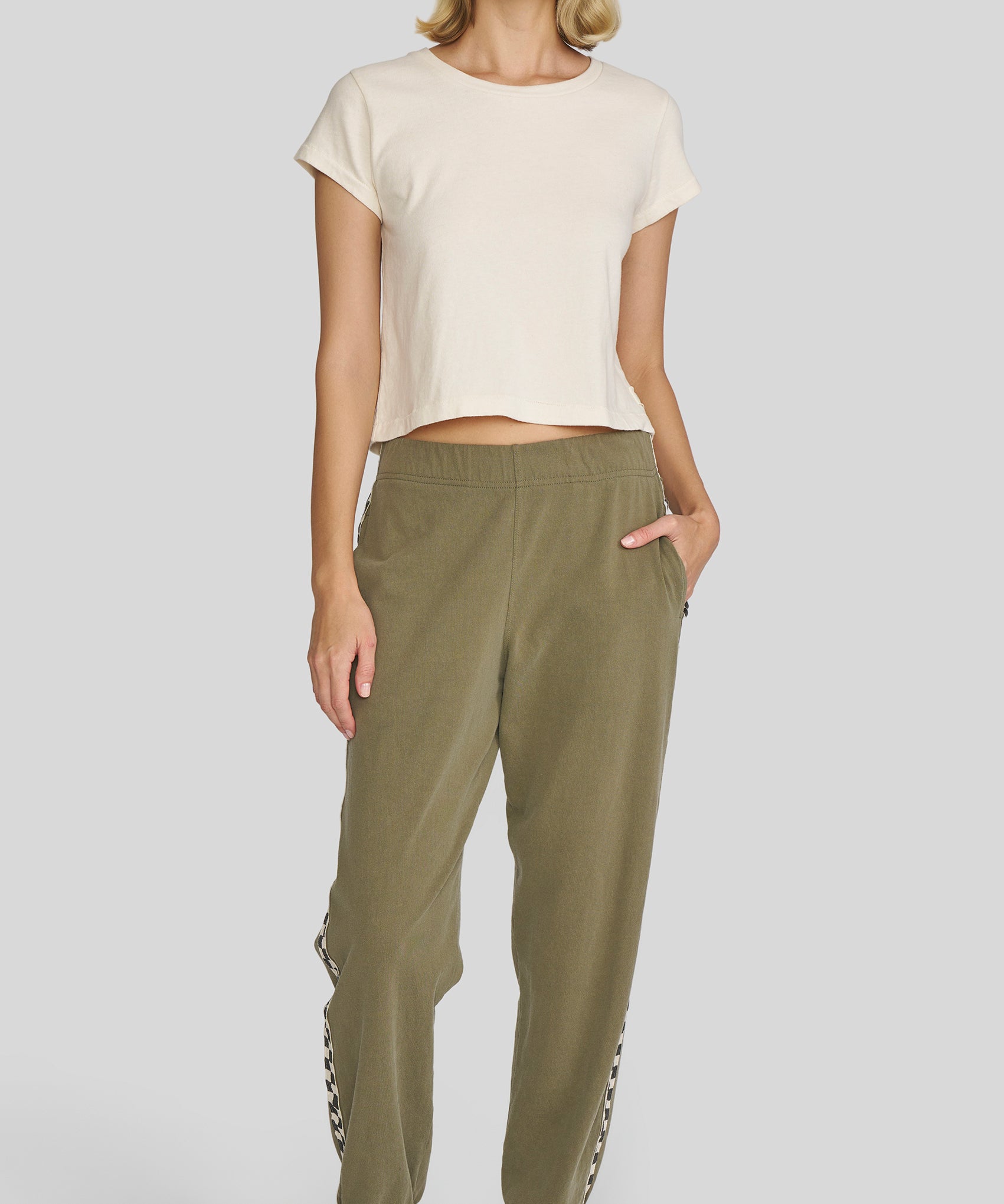 WEB-Portrait_Slater_CB_Olive_RAG2730-CB_01_f1a2e634-2992-4990-8ca6-3ec497ce610d.jpg