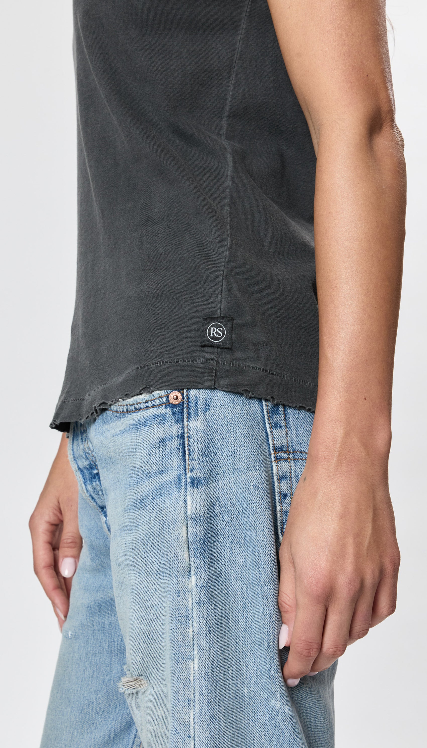 Lé Distress Tee