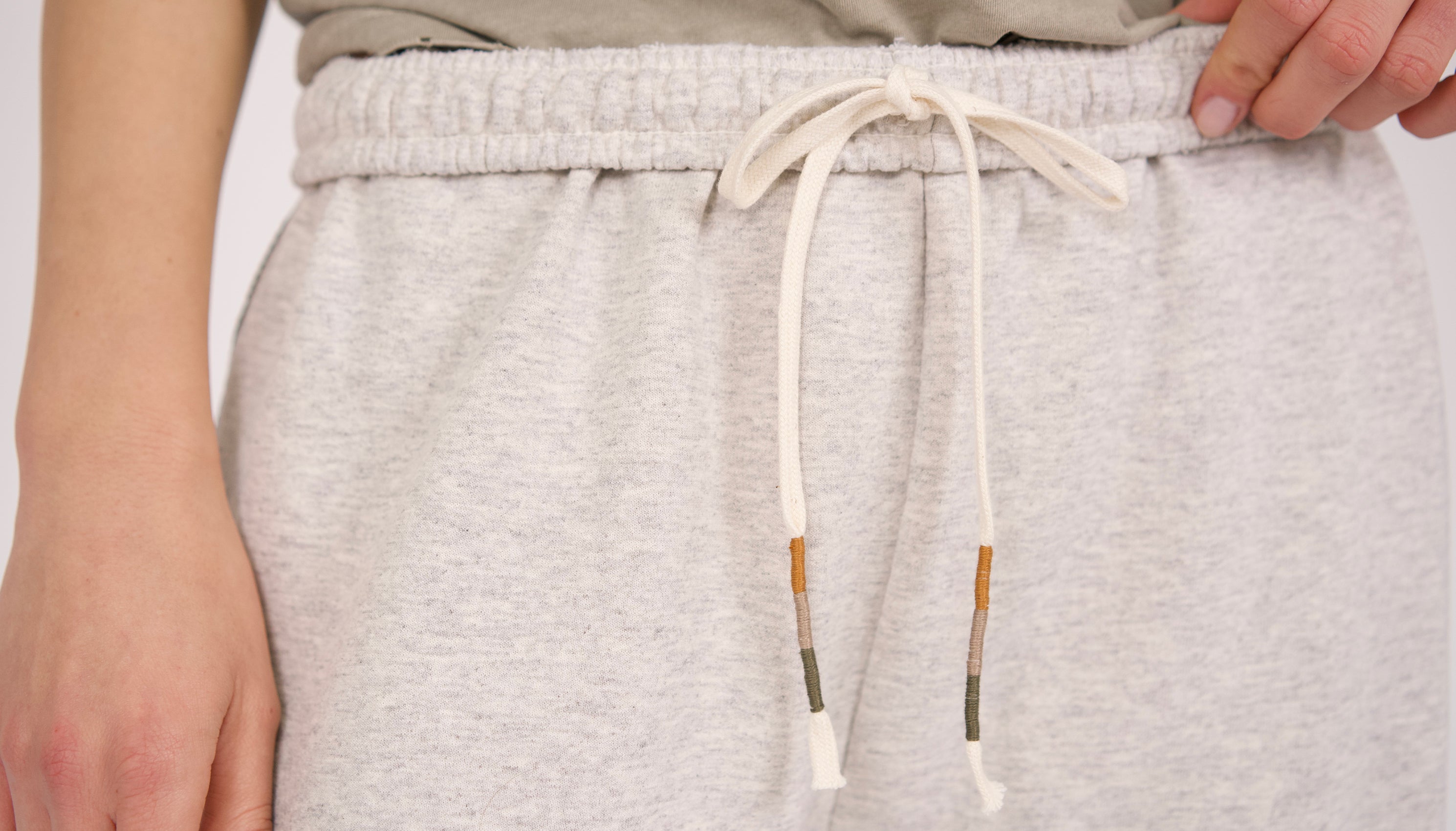 studio-kid-capri-cream-front-zoom-1.jpg